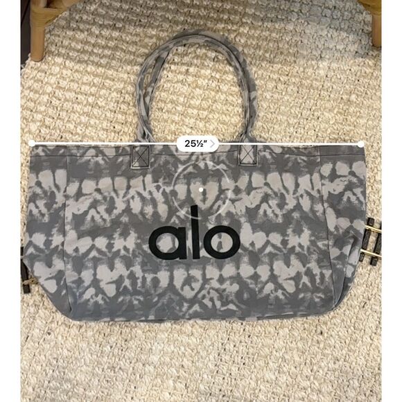 ALO YOGA deluxe shopper tote ⭐️ - Picture 6 of 7